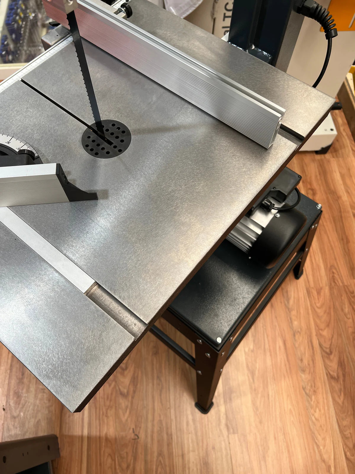 Woodfast 350mm (14") Bandsaw 1HP 240V BS350A