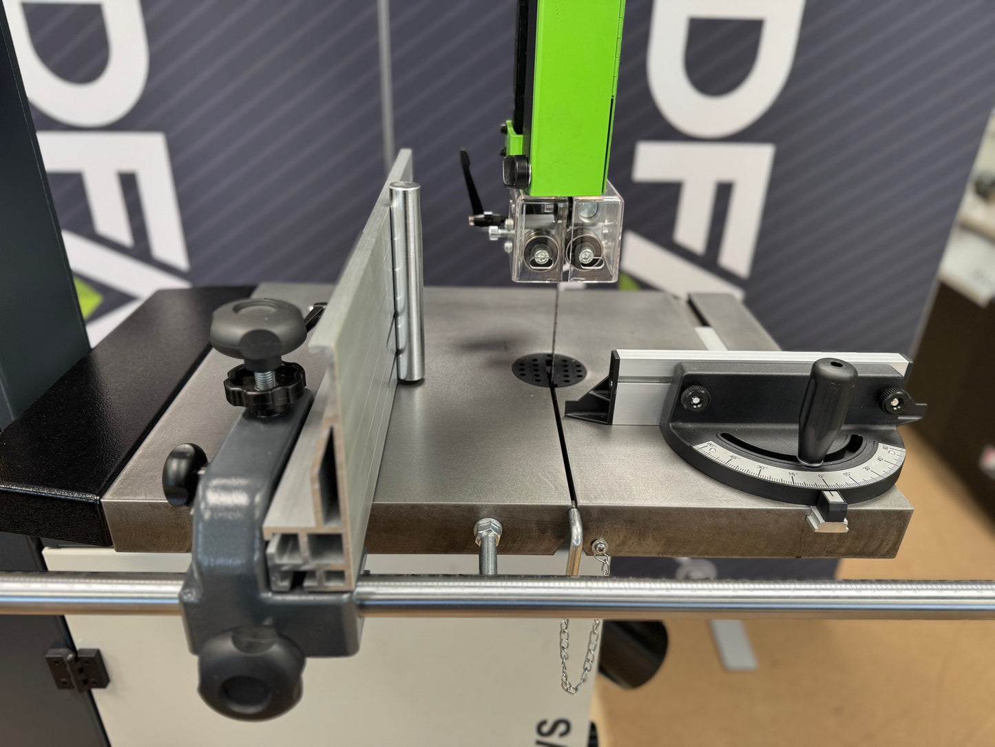 Woodfast 450mm (18") Electronic Variable Speed Wood / Metal Bandsaw 2.5HP 240V BS450A-EVS