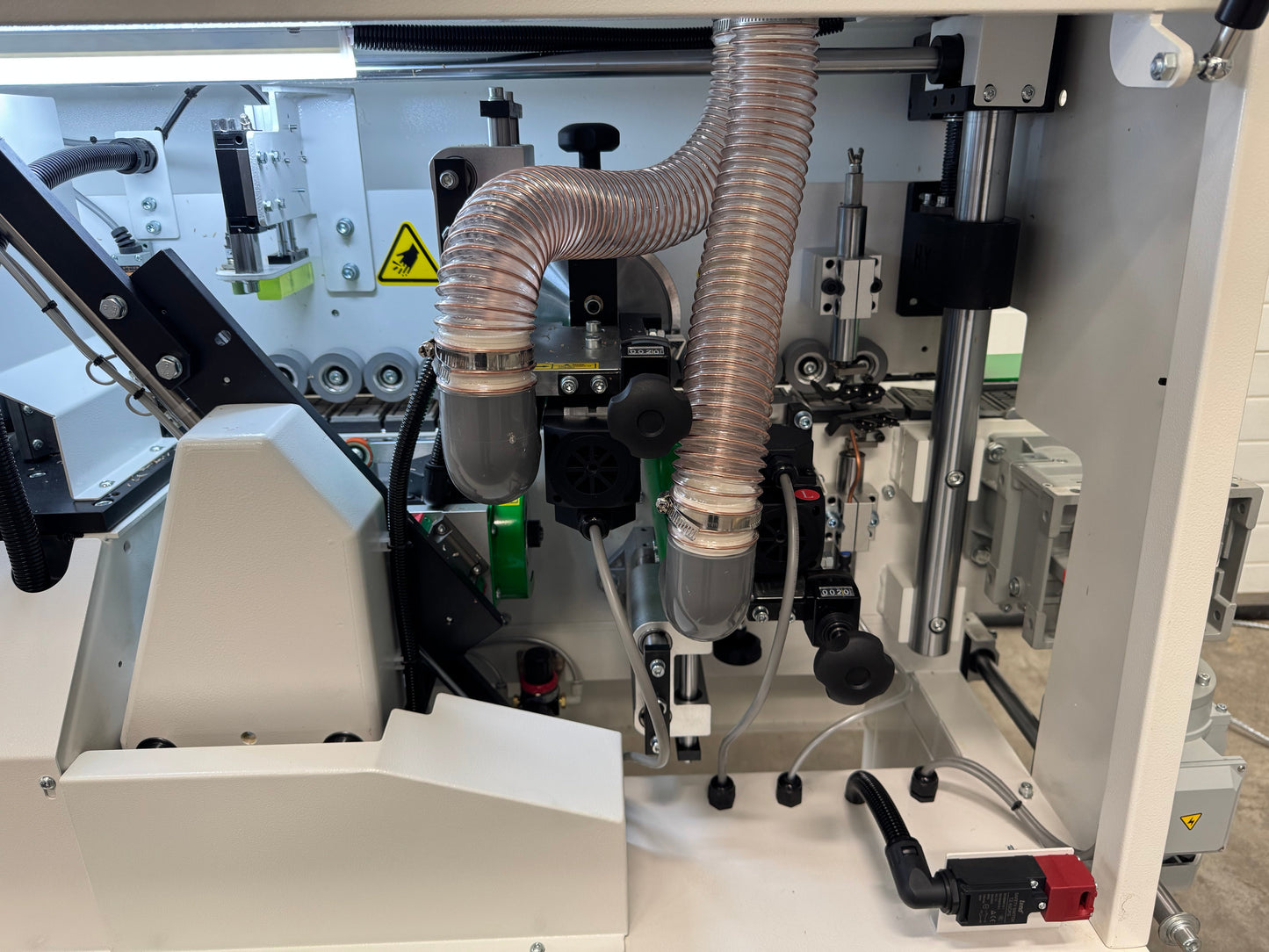 Woodfast EB560 Edgebander with Pre-milling