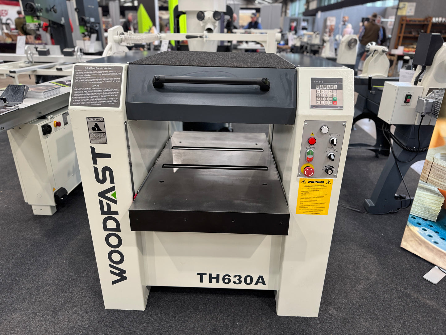 Woodfast TH630A Thickness Planer with spiral head block