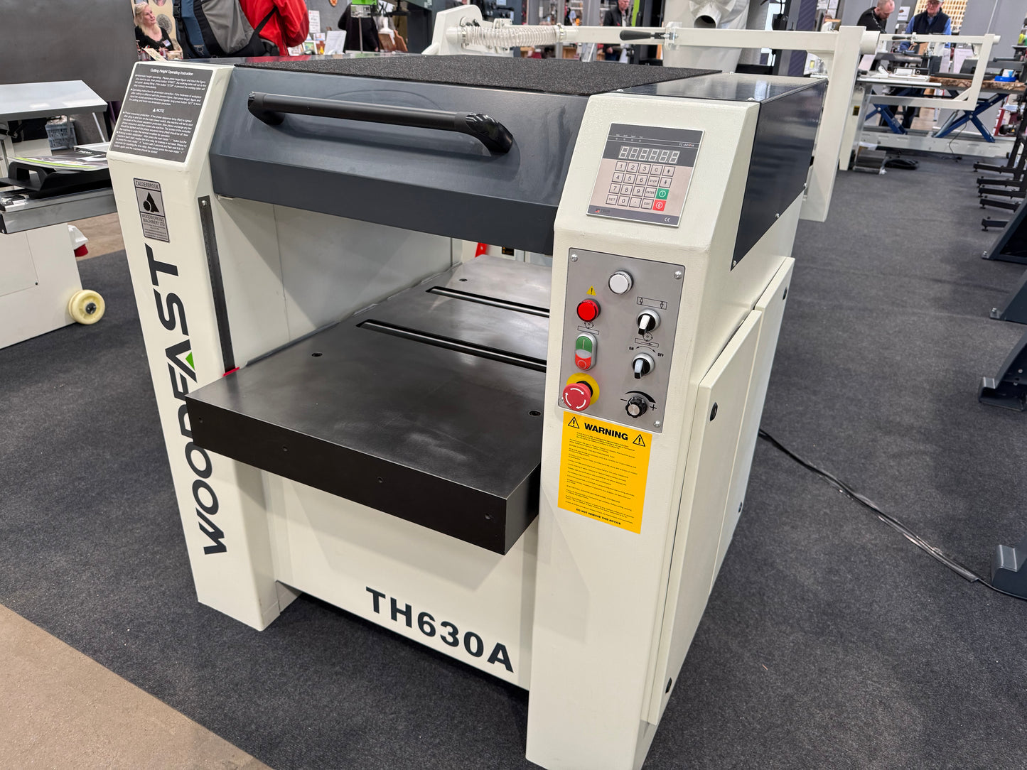 Woodfast TH630A Thickness Planer with spiral head block
