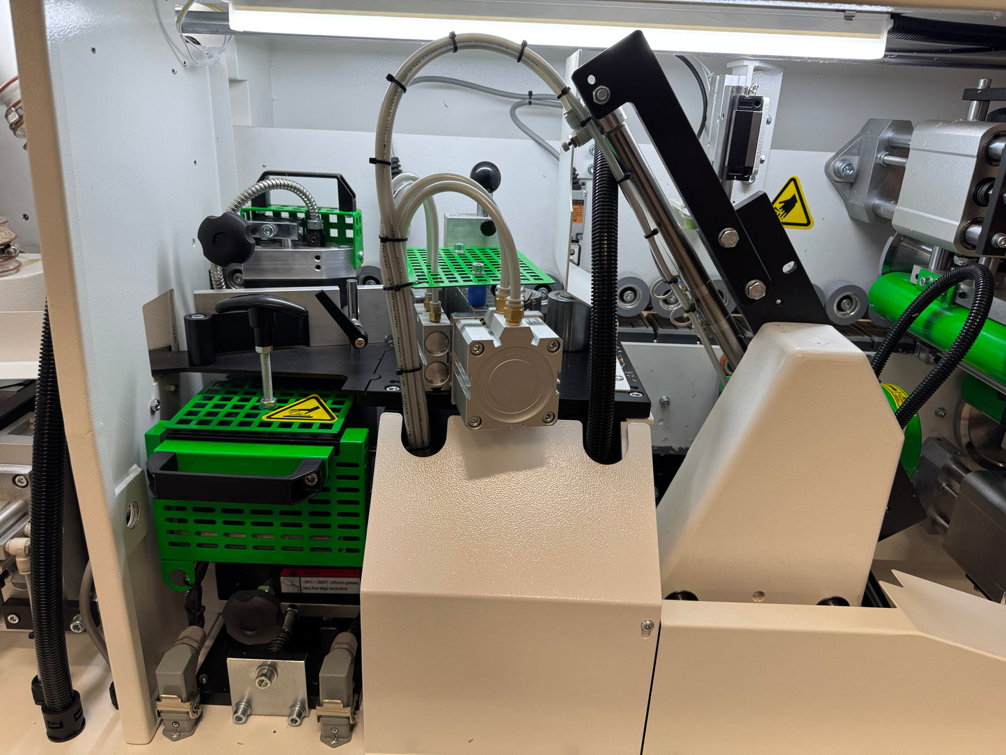 Woodfast EB560 Edgebander with Pre-milling