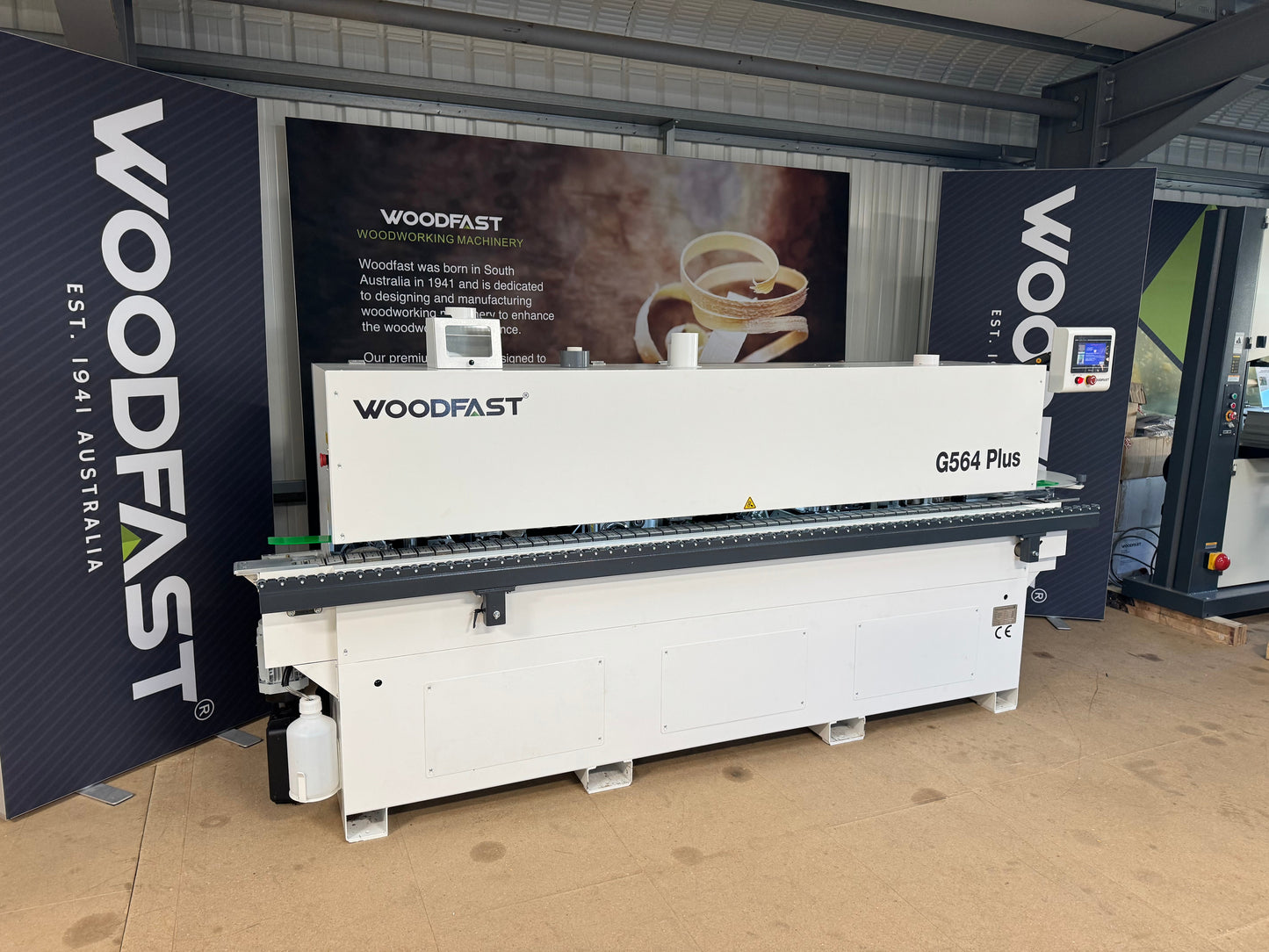 Woodfast G564 PLUS  Edgebander with Pre-Milling, Corner Rounding & spraying