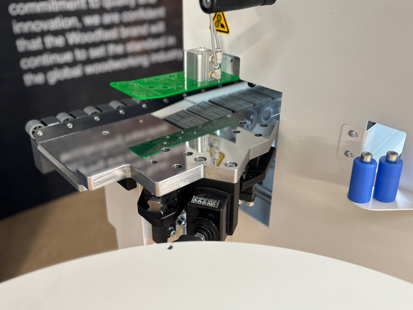 Woodfast G564 PLUS  Edgebander with Pre-Milling, Corner Rounding & spraying