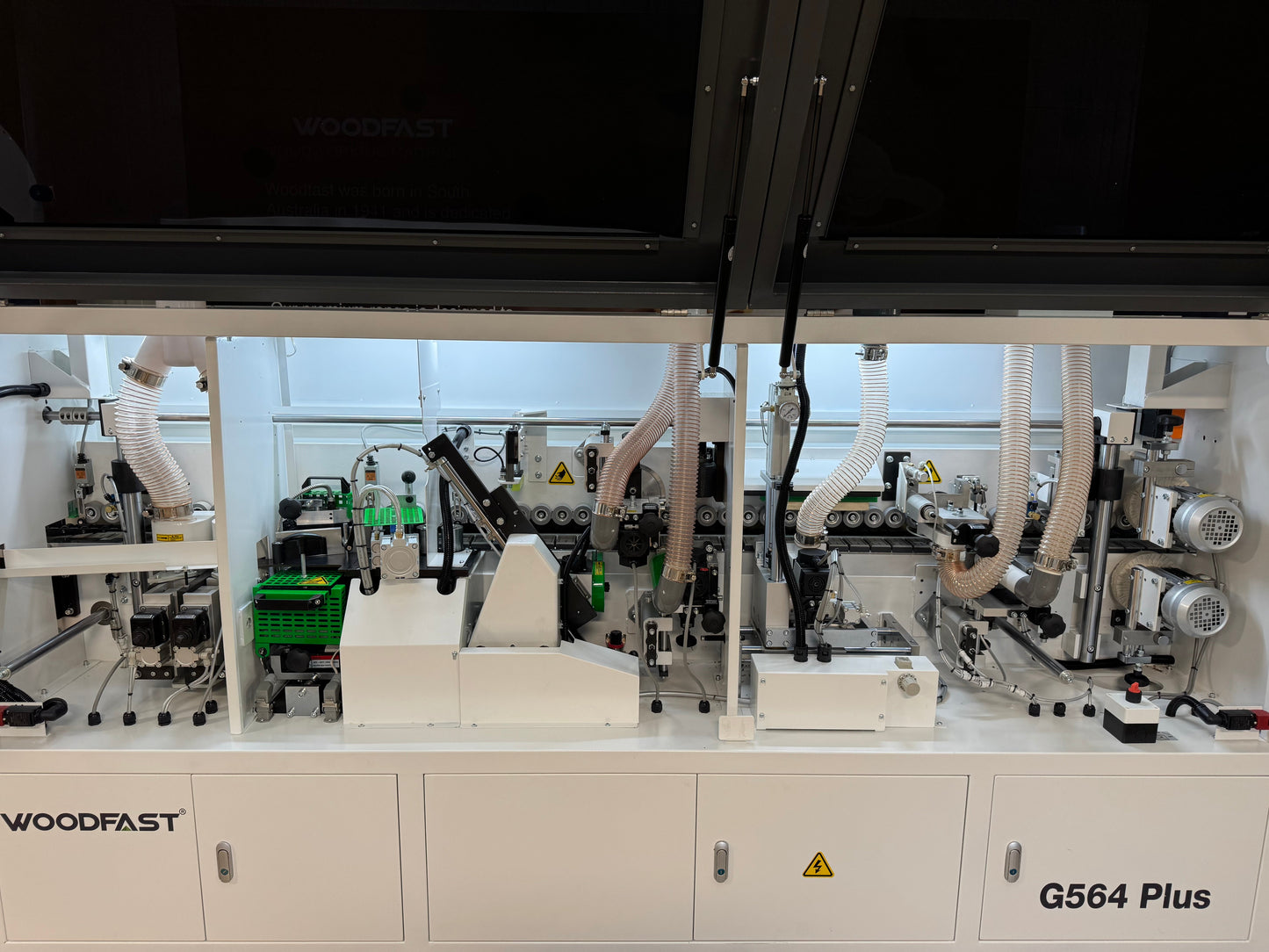 Woodfast G564 PLUS  Edgebander with Pre-Milling, Corner Rounding & spraying