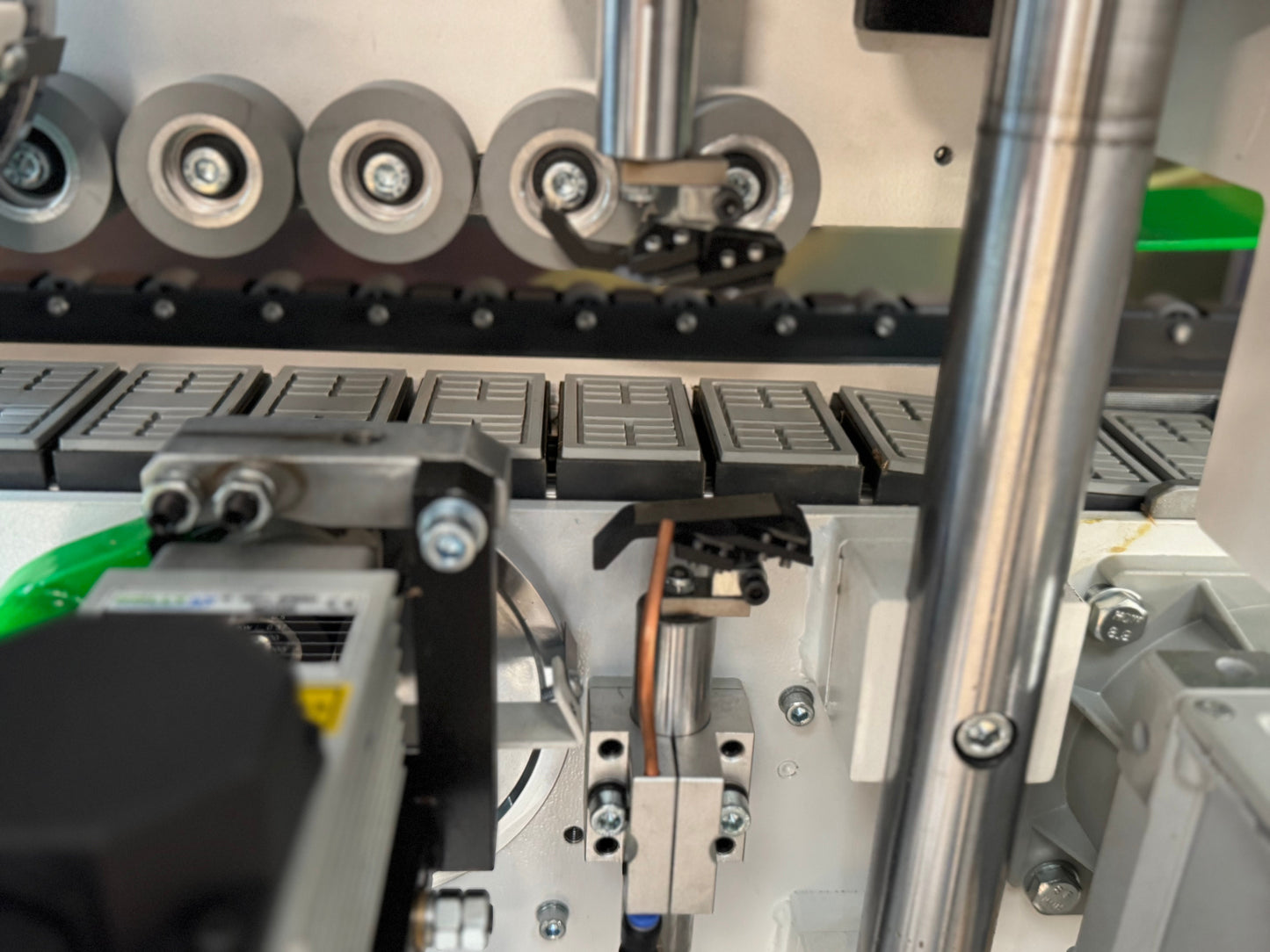 Woodfast EB560 Edgebander with Pre-milling